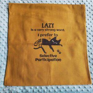 Kussensloop - oker - Lazy is a very strong word...