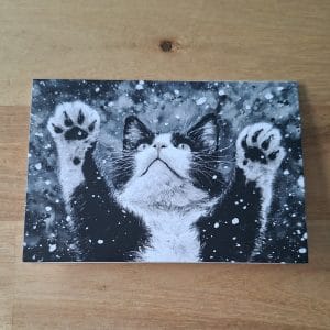 Gevouwen kerstkaart - zwartwitte kat in de sneeuw 3